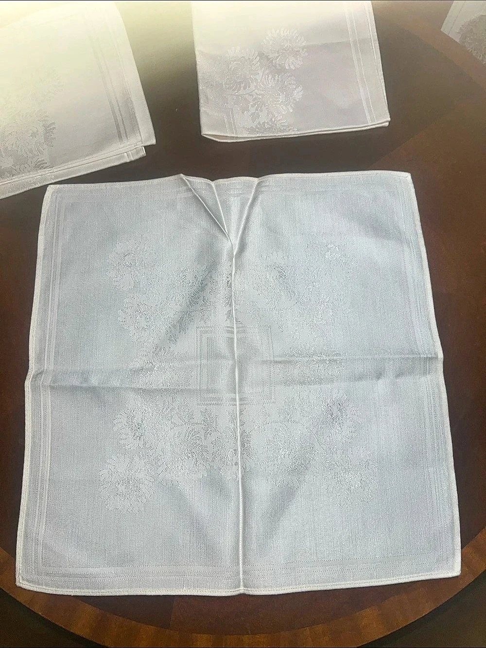 N/A white table